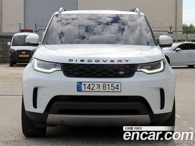 Land Rover Discovery 2023 — photo 1