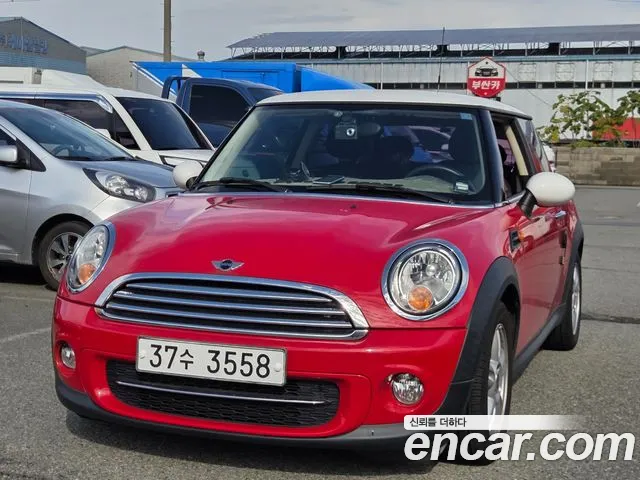 Mini Cooper 2013 — photo 1