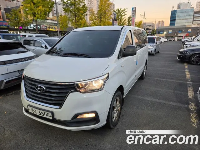 Hyundai Starex 2019 — photo 1