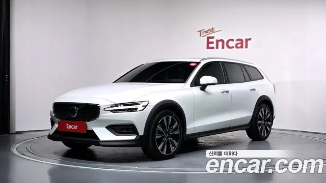 Volvo V60 2024 — photo 1