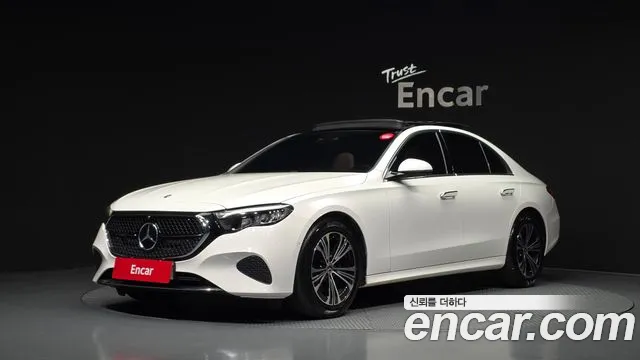 Mercedes-Benz E-Class 2024 — photo 1