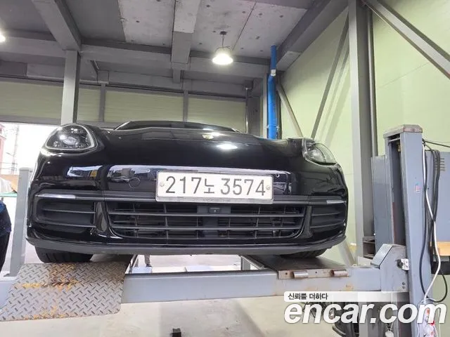Porsche Panamera 2018 — photo 1