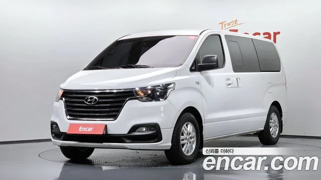 Hyundai Starex 2021 — photo 1