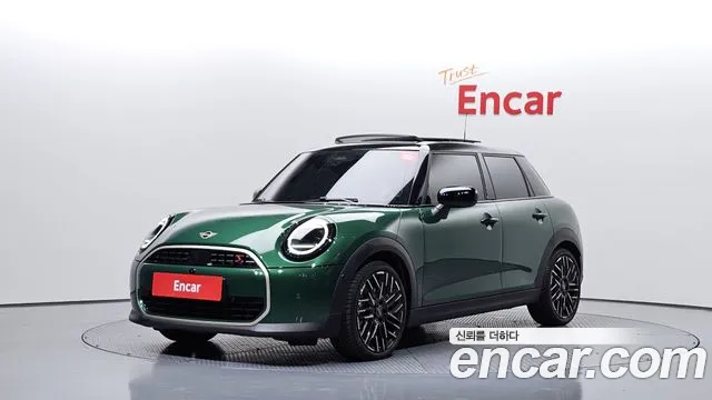 Mini Cooper 2025 — photo 1