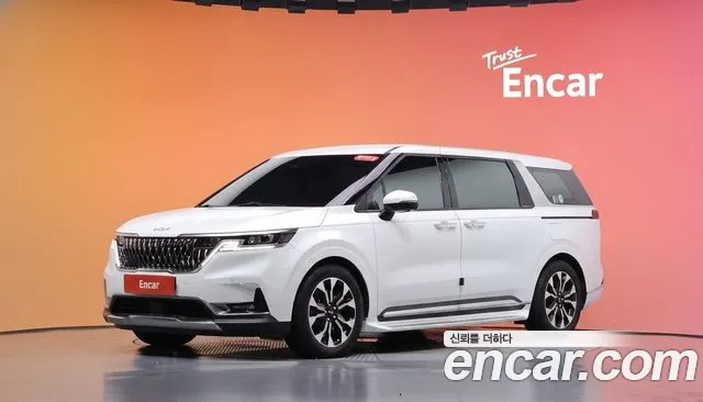 Kia Canival 2023 — photo 1