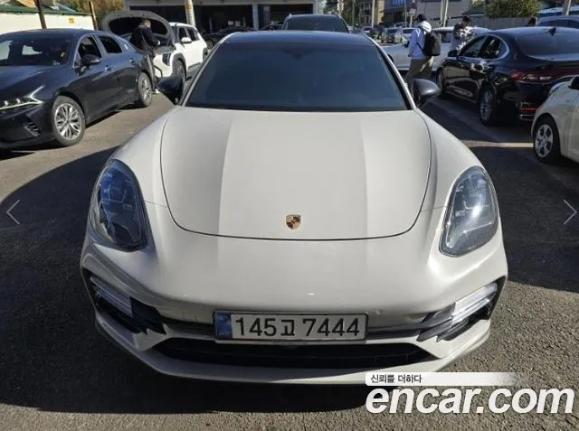 Porsche Panamera 2018 — photo 1