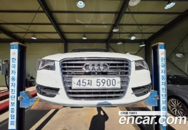 Audi S8 2013 — photo 1