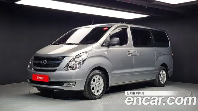 Hyundai Starex 2013 — photo 1