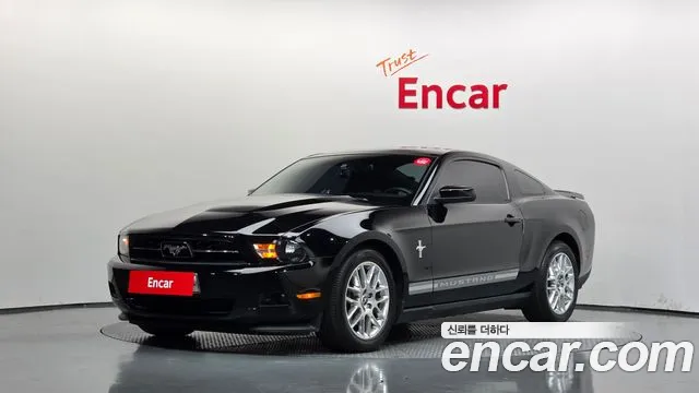 Ford Mustang 2012 — photo 1