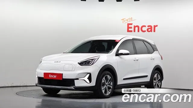 Kia Niro 2023 — photo 1