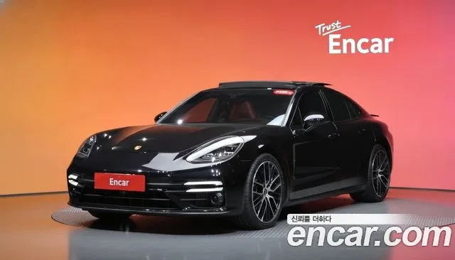 Porsche Panamera 2023 — photo 1
