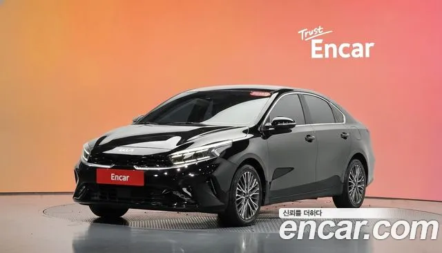Kia K3 2023 — photo 1