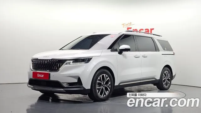 Kia Canival 2023 — photo 1