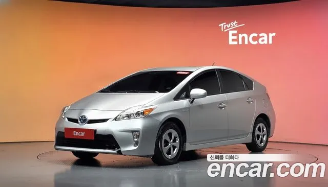 Toyota Prius 2015 — photo 1