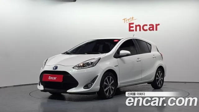 Toyota Prius 2018 — photo 1