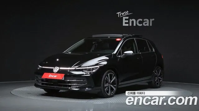 Volkswagen Golf 2025 — photo 1