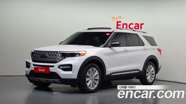 Ford Explorer 2021 — photo 1