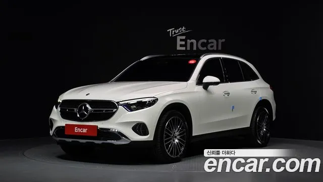 Mercedes-Benz GLC-Class 2026 — photo 1