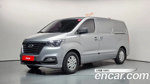 Hyundai Starex 2018 — photo 1