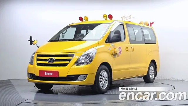 Hyundai Starex 2018 — photo 1