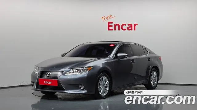 Lexus ES 2015 — photo 1