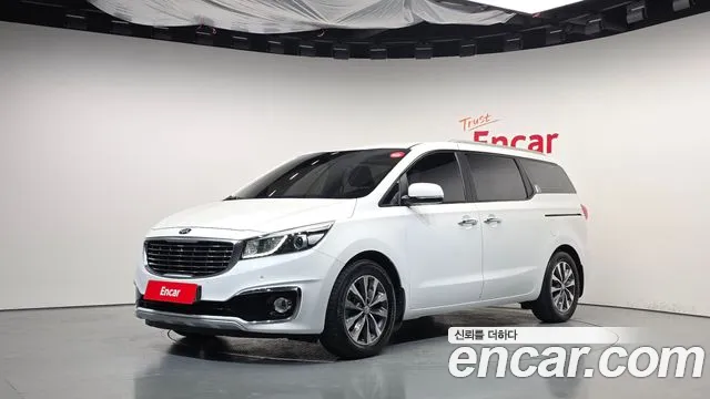 Kia Canival 2017 — photo 1