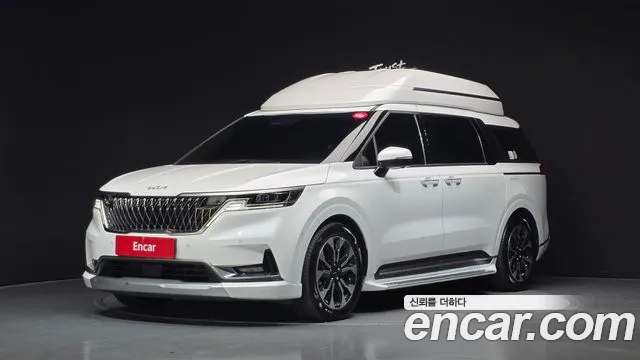 Kia Canival 2023 — photo 1