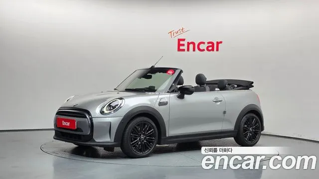 Mini Cooper Convertible 2024 — photo 1