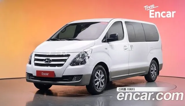 Hyundai Starex 2018 — photo 1
