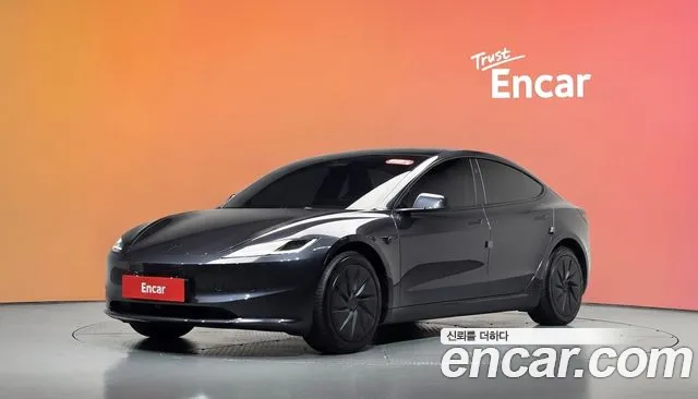 Tesla Model 3 2026 — photo 1