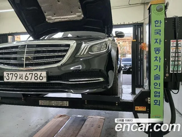 Mercedes-Benz S-Class 2019 — photo 1