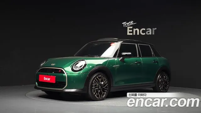 Mini Cooper 2025 — photo 1