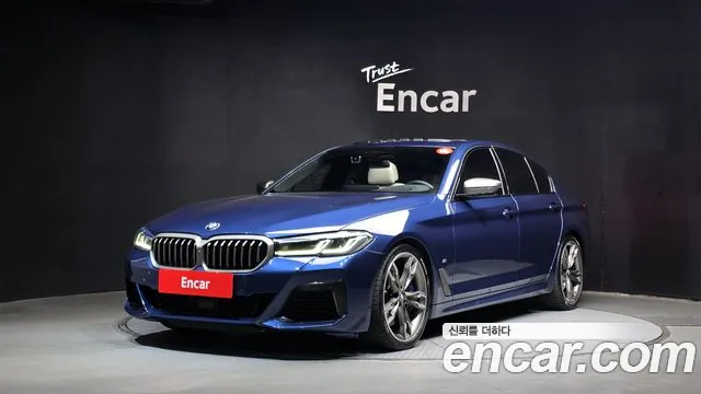 BMW 5-Series 2022 — photo 1
