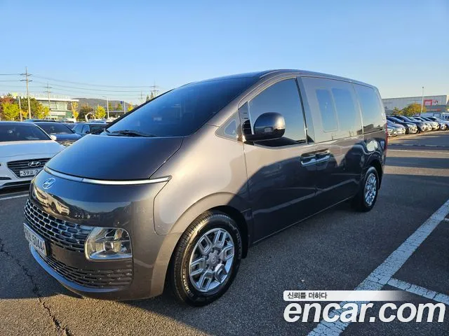 Hyundai Staria 2022 — photo 1