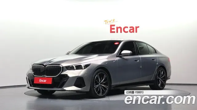 BMW 5-Series 2025 — photo 1