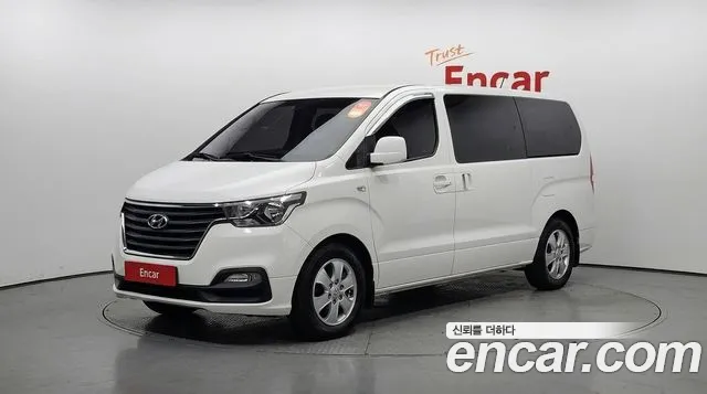 Hyundai Starex 2019 — photo 1