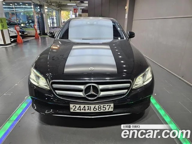 Mercedes-Benz E-Class 2017 — photo 1