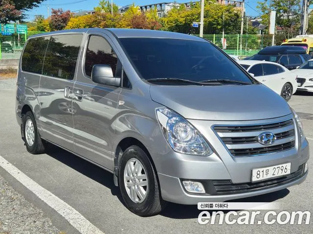 Hyundai Starex 2017 — photo 1