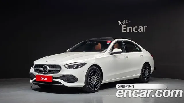 Mercedes-Benz C-Class 2026 — photo 1