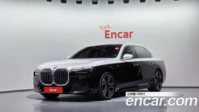 BMW 7-Series 2024 — photo 1