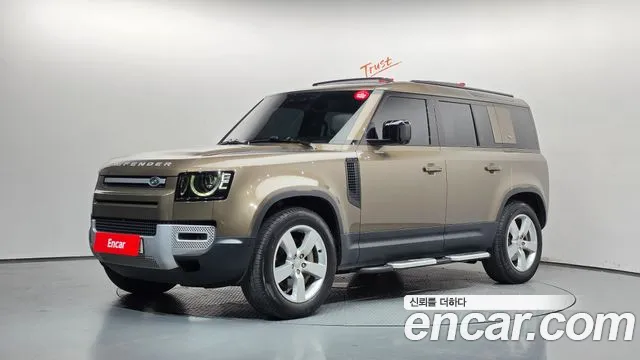 Land Rover Defender 2023 — photo 1