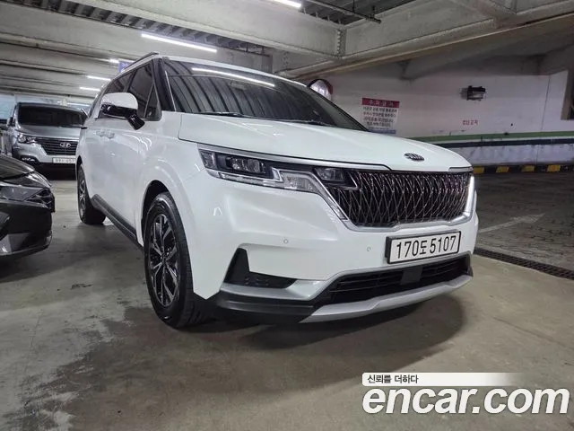 Kia Canival 2021 — photo 1