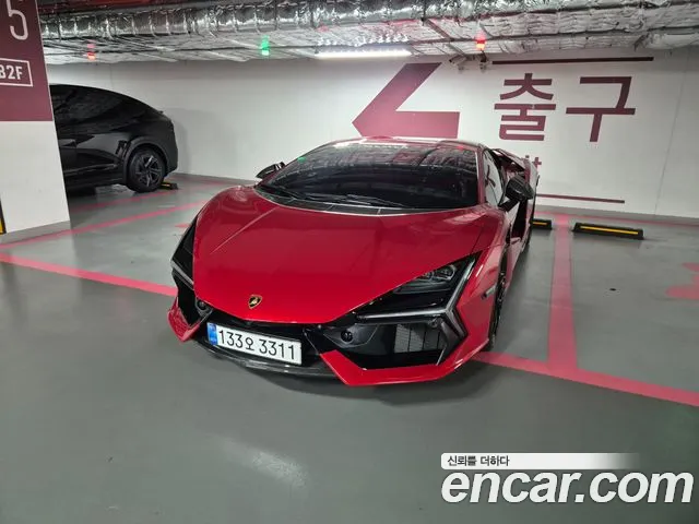 Lamborghini Revuelto 2025 — photo 1