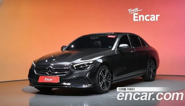 Mercedes-Benz E-Class 2022 — photo 1