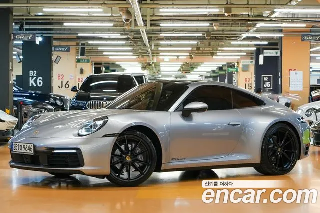 Porsche 911 2021 — photo 1