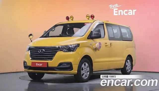 Hyundai Starex 2019 — photo 1