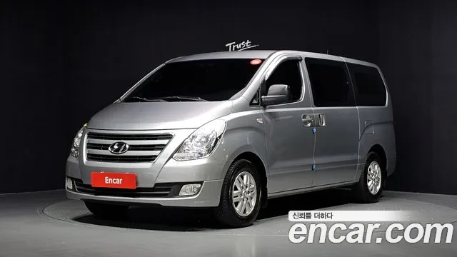 Hyundai Starex 2017 — photo 1
