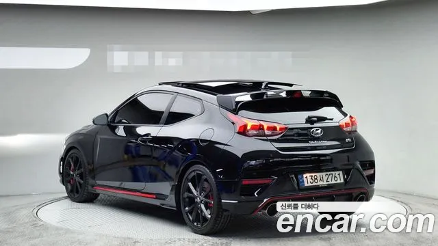 Hyundai Veloster 2021 — photo 1