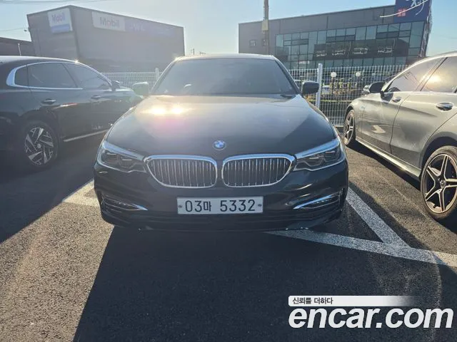 BMW 5-Series 2018 — photo 1