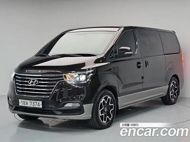 Hyundai Starex 2019 — photo 1